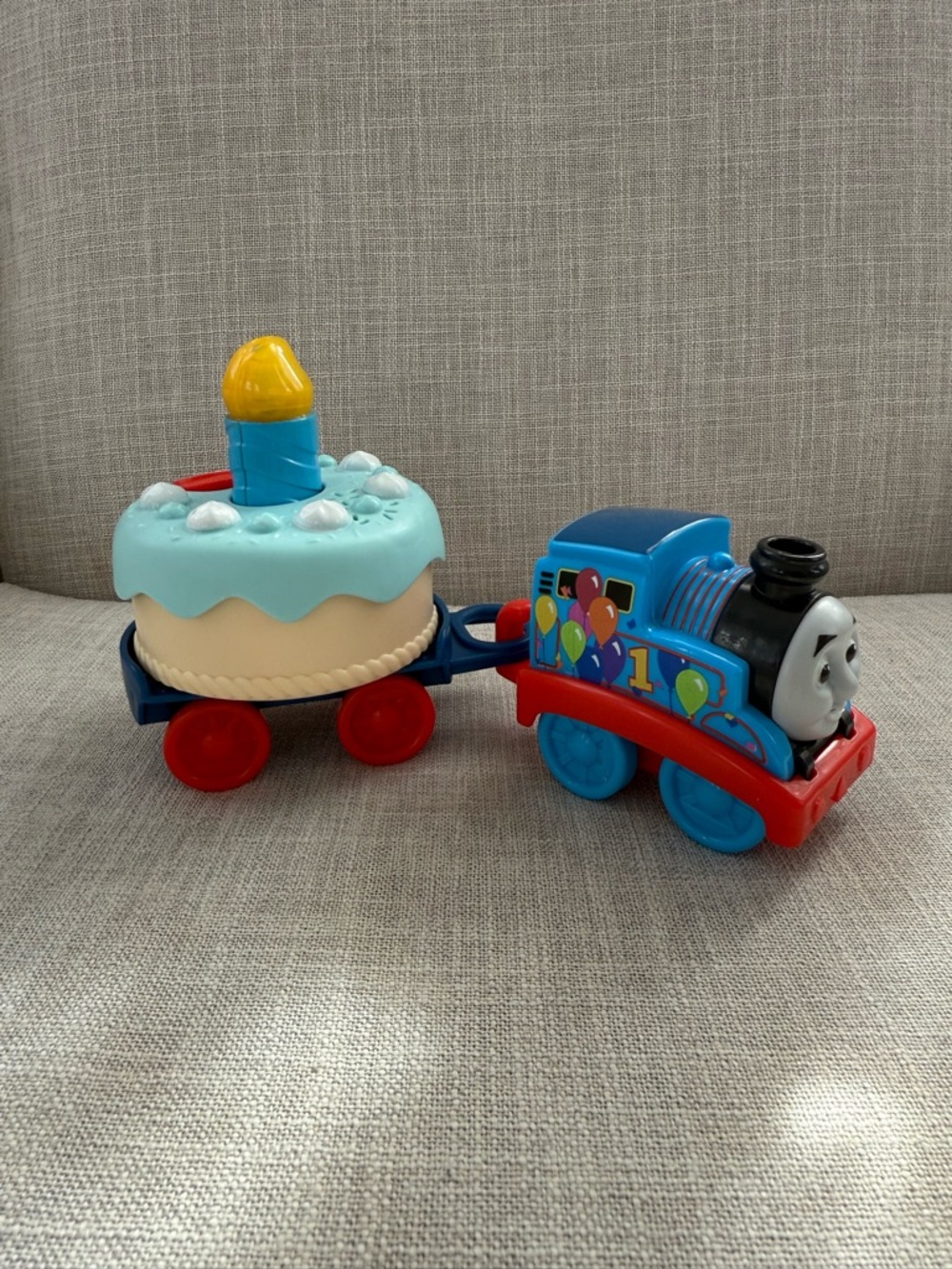 Thomas & Friends Blue and Red Birthday Train with Cake Car, 1st birthday gift